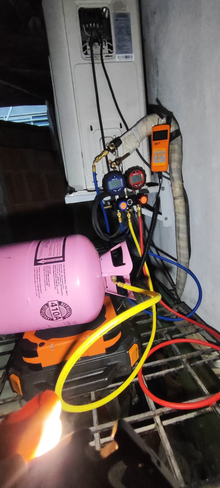 Recarga de refrigerante Inverter y solucion por fuga Aire Acondicionado  